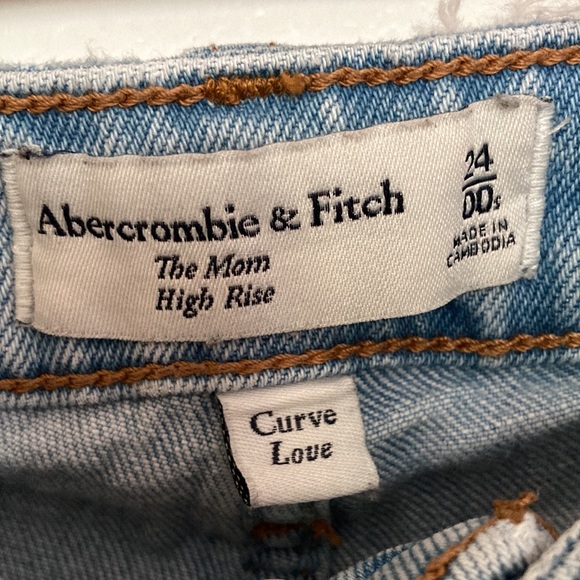 Mom jeans. - Picture 6 of 6